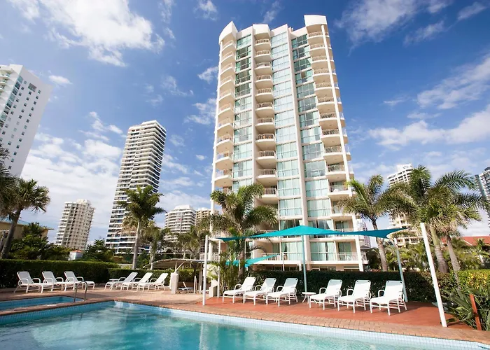 Maldives Resort Main Beach, Gold CoastSpa Hotel